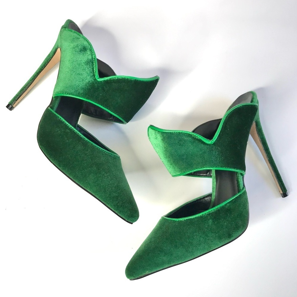 WICKED FJ5 NEW Green Velour Pointed Toe Open Back 5 inch Stiletto Size 7 pumps - Picture 2 of 16
